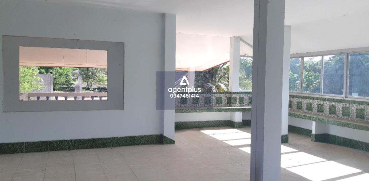 บ้านเดี่ยว 2 ชั้น ทำเลดีใจกลางเมืองเชียงราย รายล้อมด้วยแหล่งชุมชนและสิ่งอำนวยความสะดวกครบครัน การเดินทางสะดวก เหมาะทั้งสำหรับอยู่อาศัย ลงทุน หรือพัฒนาเป็นธุรกิจ