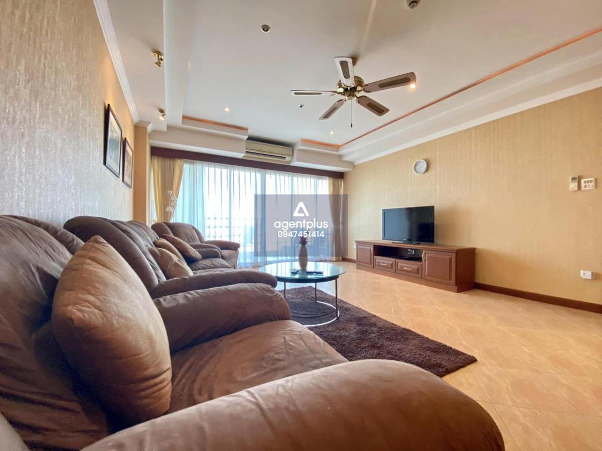 This low-rise condo is for sale and it comes at the price of 3,500,000฿. 1 Bedroom & 1 Bathroom 51 square meters Foreign quota Fully furnished & fitted. Ready to move in. Condo features, furniture & appliances: Balcony with garden & city view Living room 