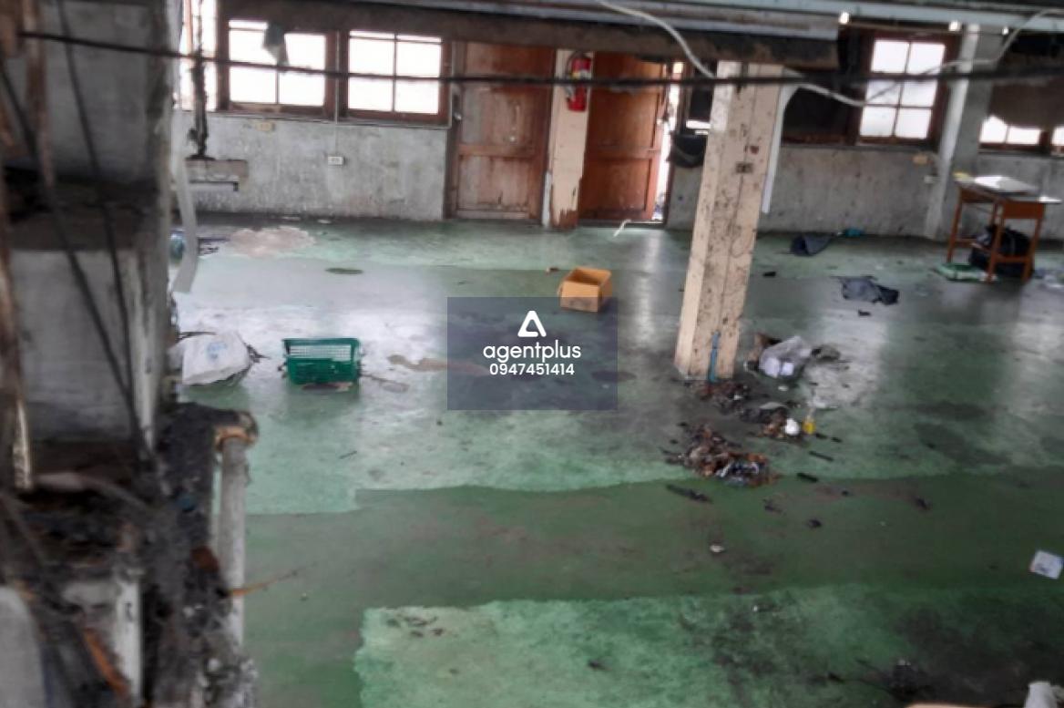 ขายด่วนอาคารพาณิชย์ 3.5 ชั้น (2คูหา) ซอยเอกชัย 24