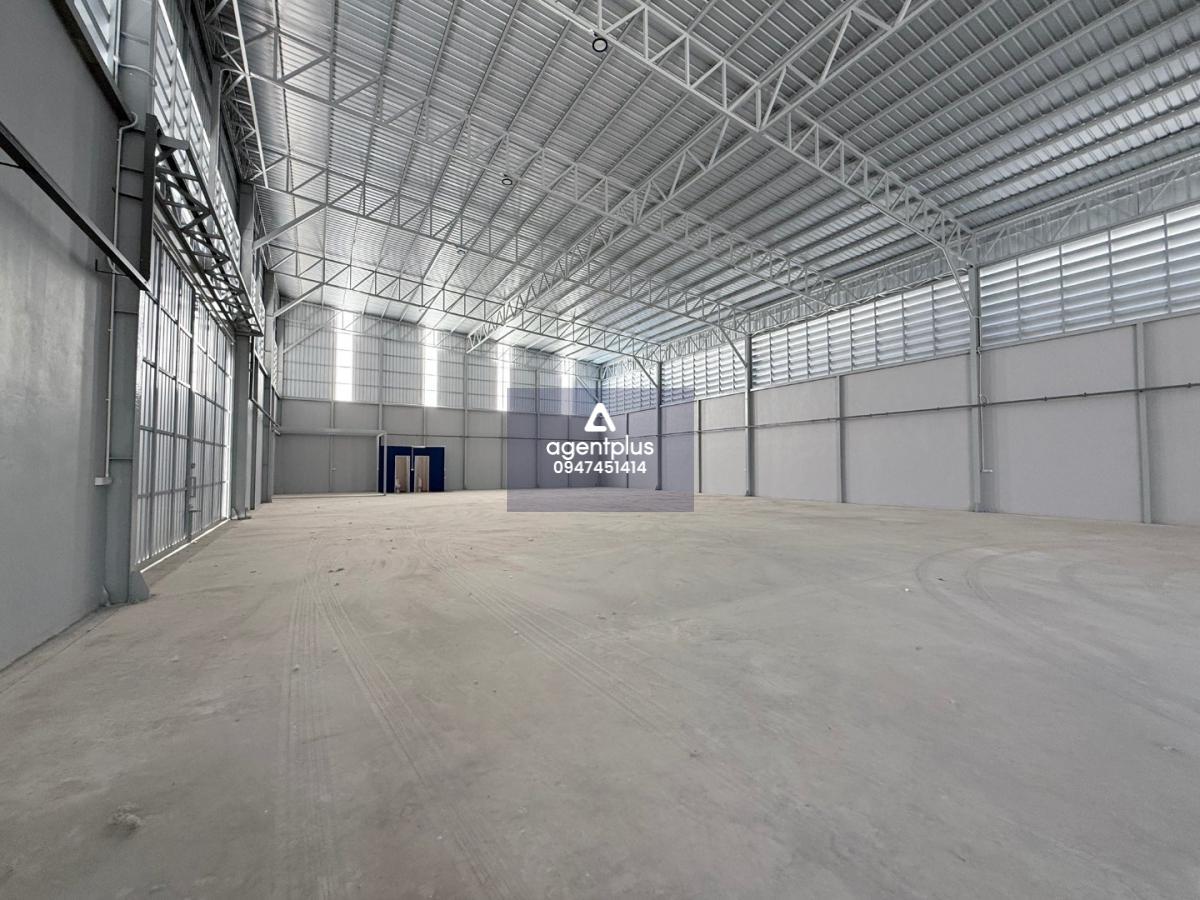 *ให้เช่าโกดัง พร้อมออฟฟิศ @ลาดกระบัง - อ่อนนุช กรุงเทพฯ ใกล้สนามบินสุวรรณภูมิ