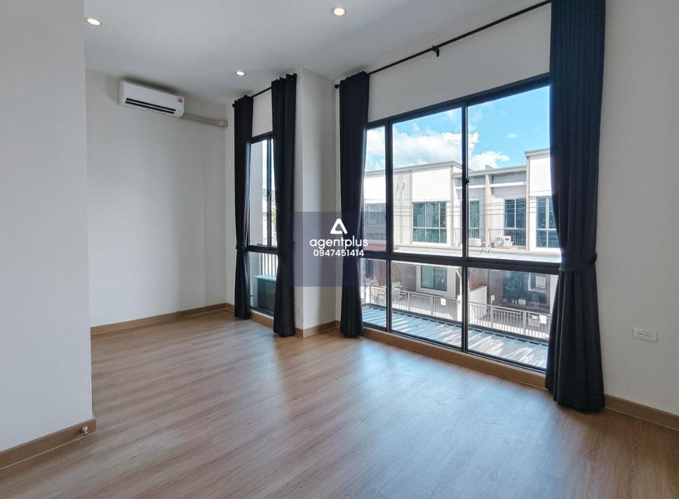 ทาวน์โฮม TYPE Purpose โครงการ V Compound Bangna - Srinakarin แต่ง build-in ครัวต่อเติมเต็มพื้นที่  พร้อมเข้าอยู่ ราคานี้ไม่ควรพลาด