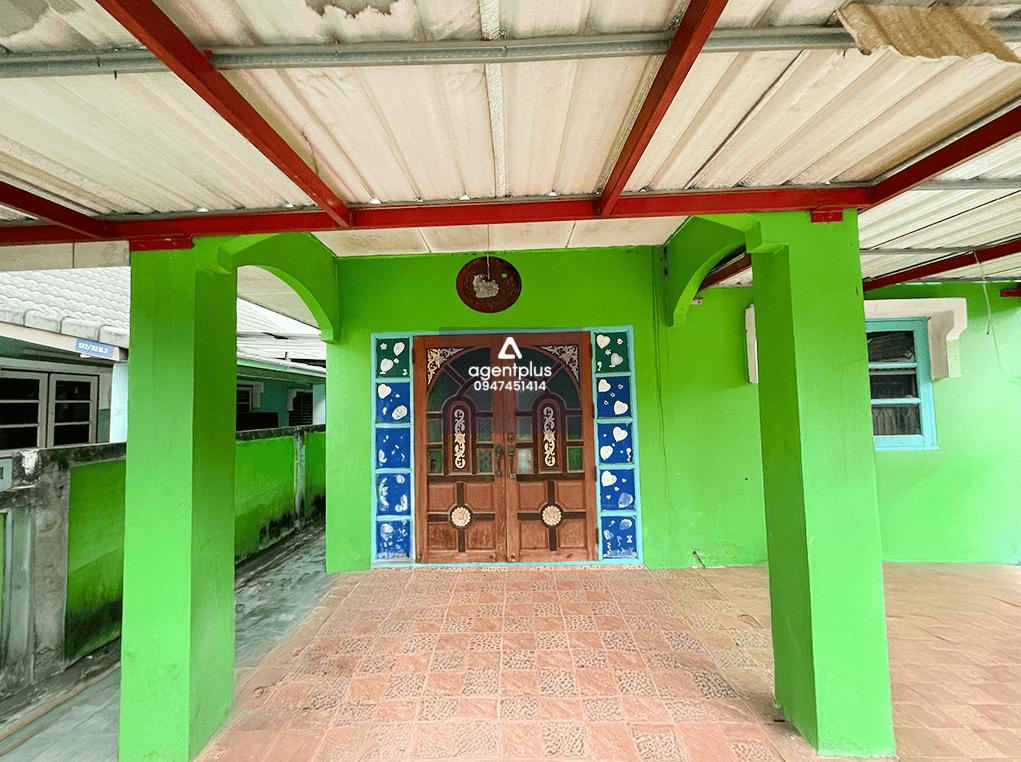 บ้านเดี่ยวชั้นเดียว ชุมชนหนองปรือ ห่างจากถนนชุชนหนองปรือ 230 เมตร สาธารณูปโภคพร้อม การเดินทางสะดวก