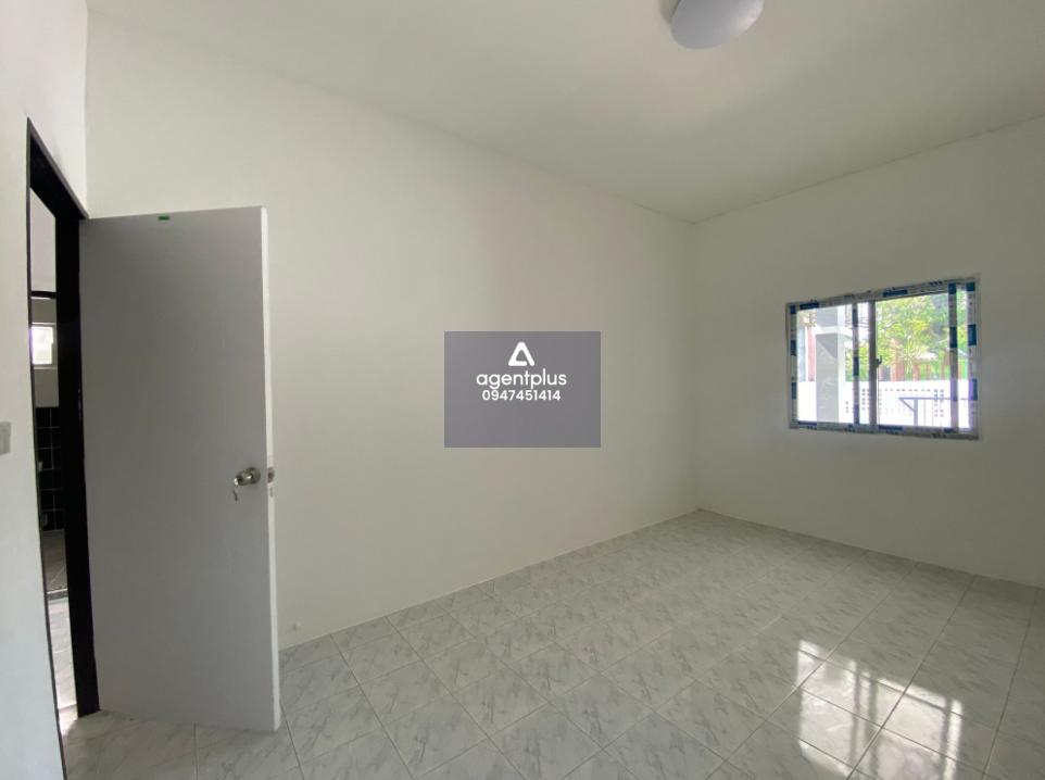 บ้านแฝดชั้นเดียว ราชพฤกษ์ 4 ปรับปรุงใหม่ จากถนน ทล.363 ตรงเข้าไปประมาณ 100 ม. สาธารณูปโภคครบครัน ใกล้แหล่งชุมชน