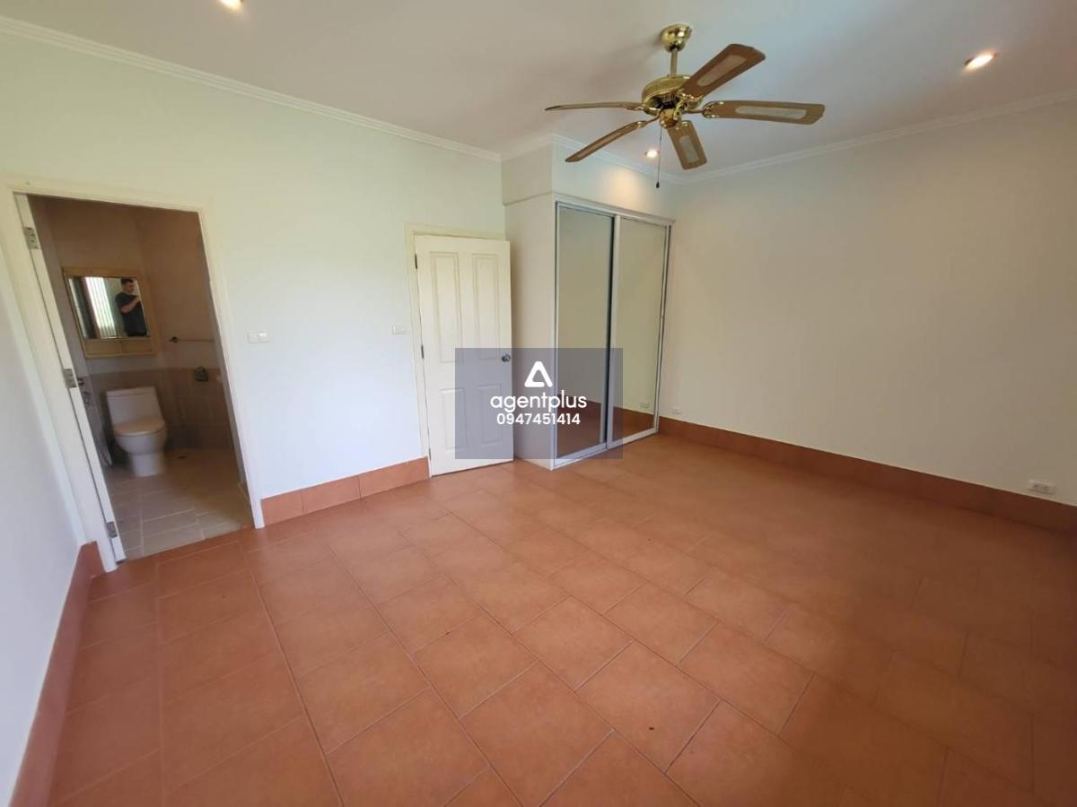 ทาวน์เฮาส์ 2 ชั้น โครงการหมู่บ้านสวนสุวัฒนา พัทยา