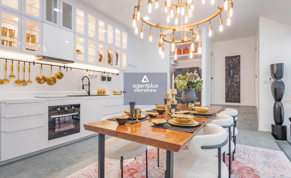 Best Deal! พูลวิลลาหรู Designer Villa, 5 นอน 5 น้ำ, ซื้อในนามบริษัท 14.9 ลบ. ถนนทุ่งกลม-ตาลหมัน, พัทยา