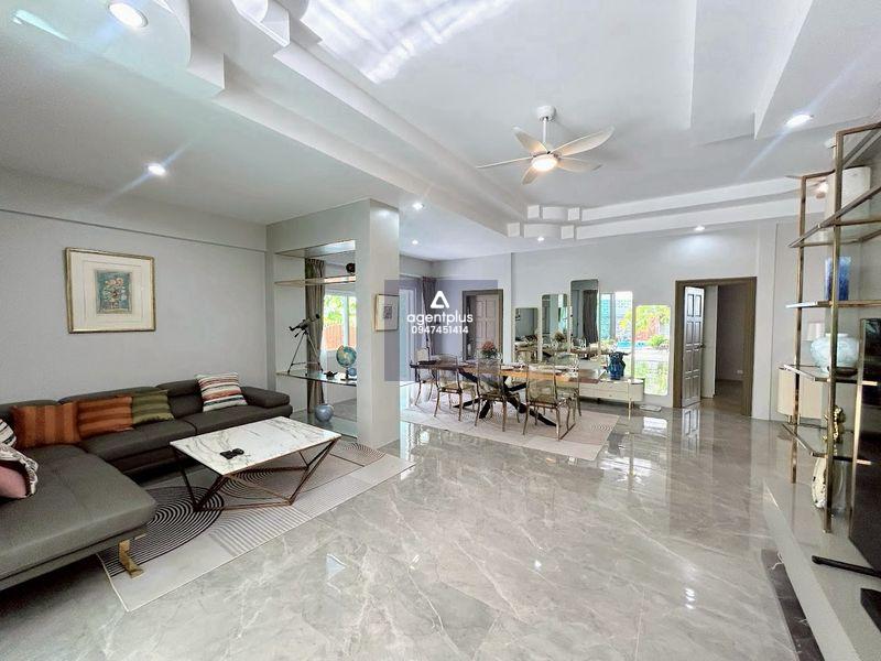 *ดีลพิเศษ! พูลวิลล่า 4 ห้องนอน รีโนเวทใหม่ ใกล้ปราสาทสัจธรรม เพียง 200 เมตรจากชายหาด