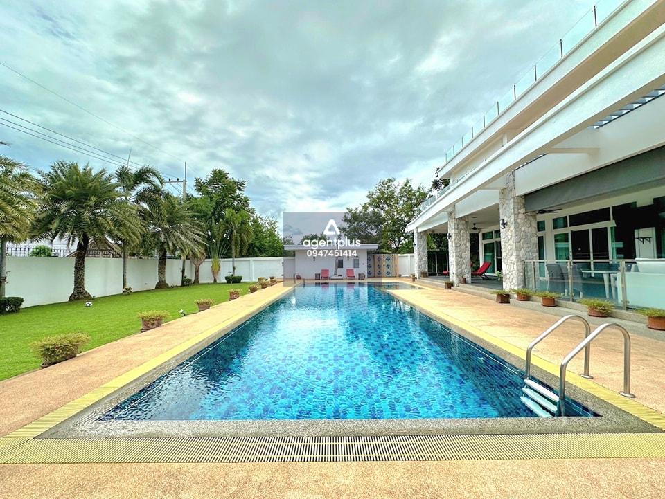 *ขายพูลวิลล่าหรู 3 ชั้น บนพื้นที่ดินขนาด 1 ไร่ มองเห็นวิวขอบอ่างมาบประชัน และ วิวพัทยา 4 ห้องนอน 6 ห้องน้ำ 