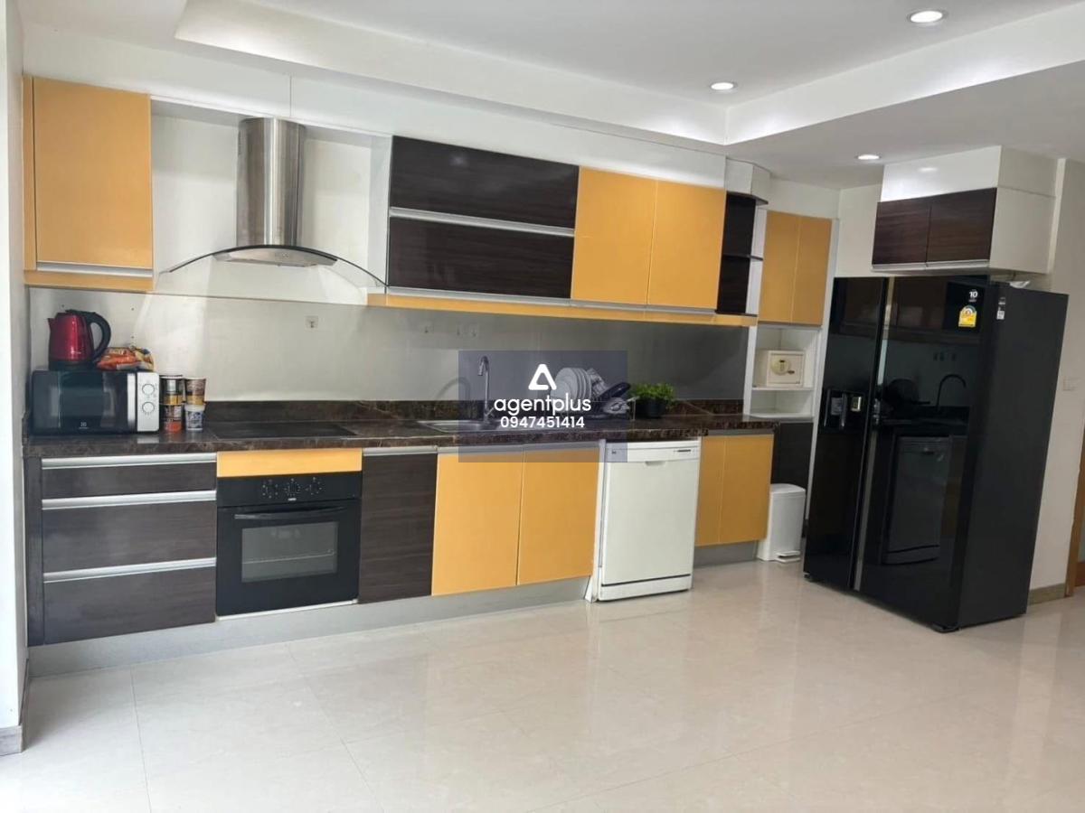 หมู่บ้านทรอปิคาน่า 