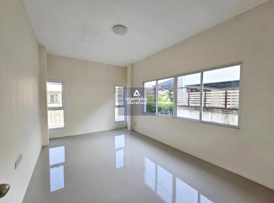 บ้านเดี่ยวชั้นเดียว ติดถนนเส้นหลัก บ้านเก่า-พนัสนิคม สิรัชชา พาร์ค ทำเลดีในแหล่งชุมชน สาธารณูปโภคพร้อม เดินทางเข้า-ออกสะดวก