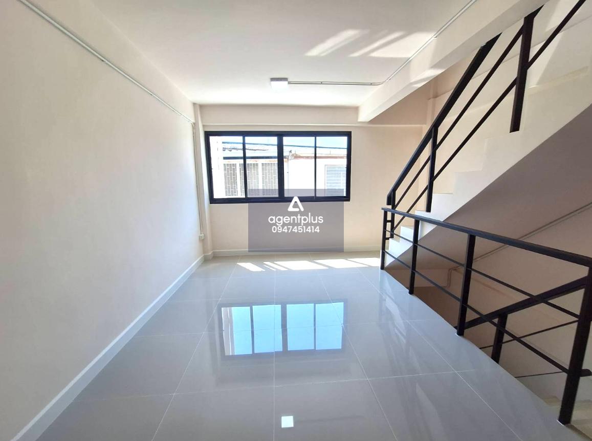 อาคารพาณิชย์ทำเลทอง ซอยเพชรเกษม 48 มีระบบสาธารณูปโภคครบครัน ปรับปรุงใหม่ เหมาะลงทุน เปิดร้าน หรือทำโฮมออฟฟิศ!