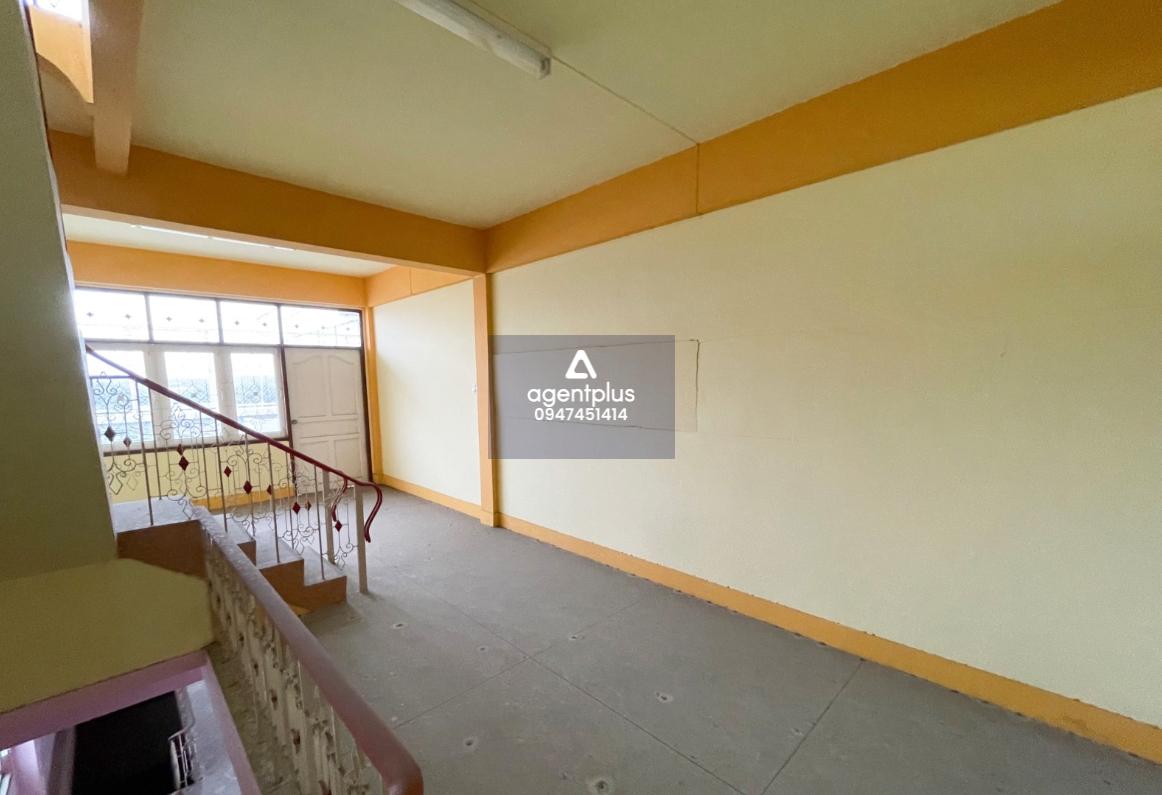 อาคารพาณิชย์ 4.5 ชั้น เขาน้อย ประจวบคีรีขันธ์ ทำเลศักยภาพ ติดถนนเพชรเกษม อยู่ในย่านชุมชน เหมาะสำหรับเปิดกิจการ ค้าขาย หรืออยู่อาศัย เดินทาง