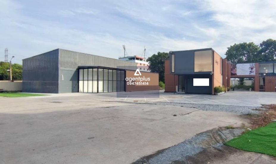 *ให้เช่าโกดังหน้าตาดี เก็บของ เป็นทั้งโชว์รูม ออฟฟิศ ติดถนนบางนาตราด 5