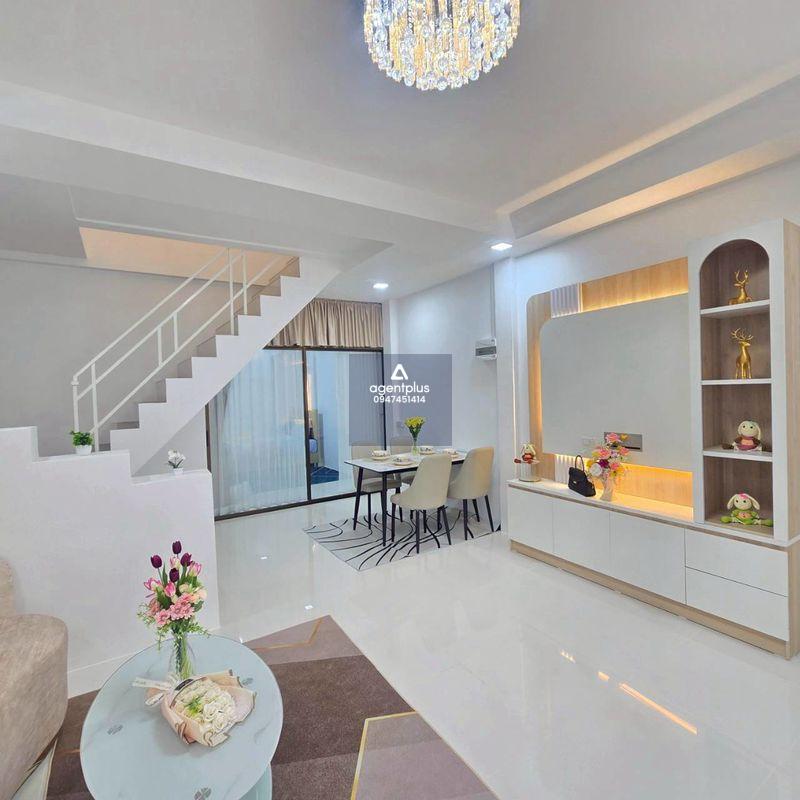  ขายทาวน์โฮมสองชั้นทำเลค้าขายได้ ทำเลทองเนินพลับหวาน