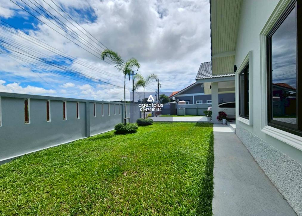 พูลวิลล่าหรู บางเสร่ พร้อมขาย