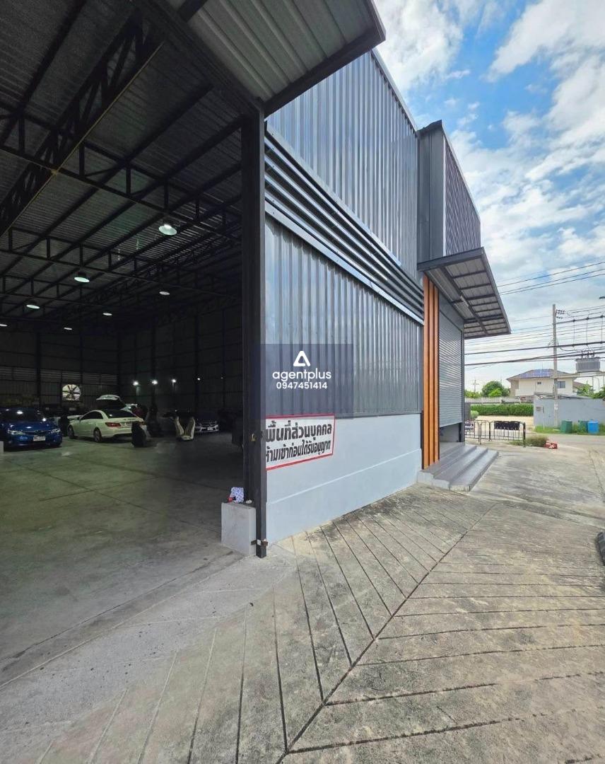 ให้เช่าโกดังหรู พื้นคอนกรีต ทำเลดี บางกรวย กรุงเทพฯ