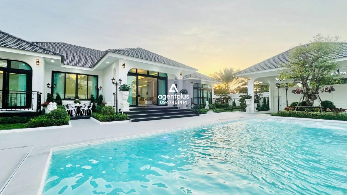 บ้านเดี่ยวพลูวิลล่า สร้างใหม่ ฟังชั่นครบ สไตล์โมเดิร์น ลักซูรี ซอยสยามคันทรีคลับ พัทยา