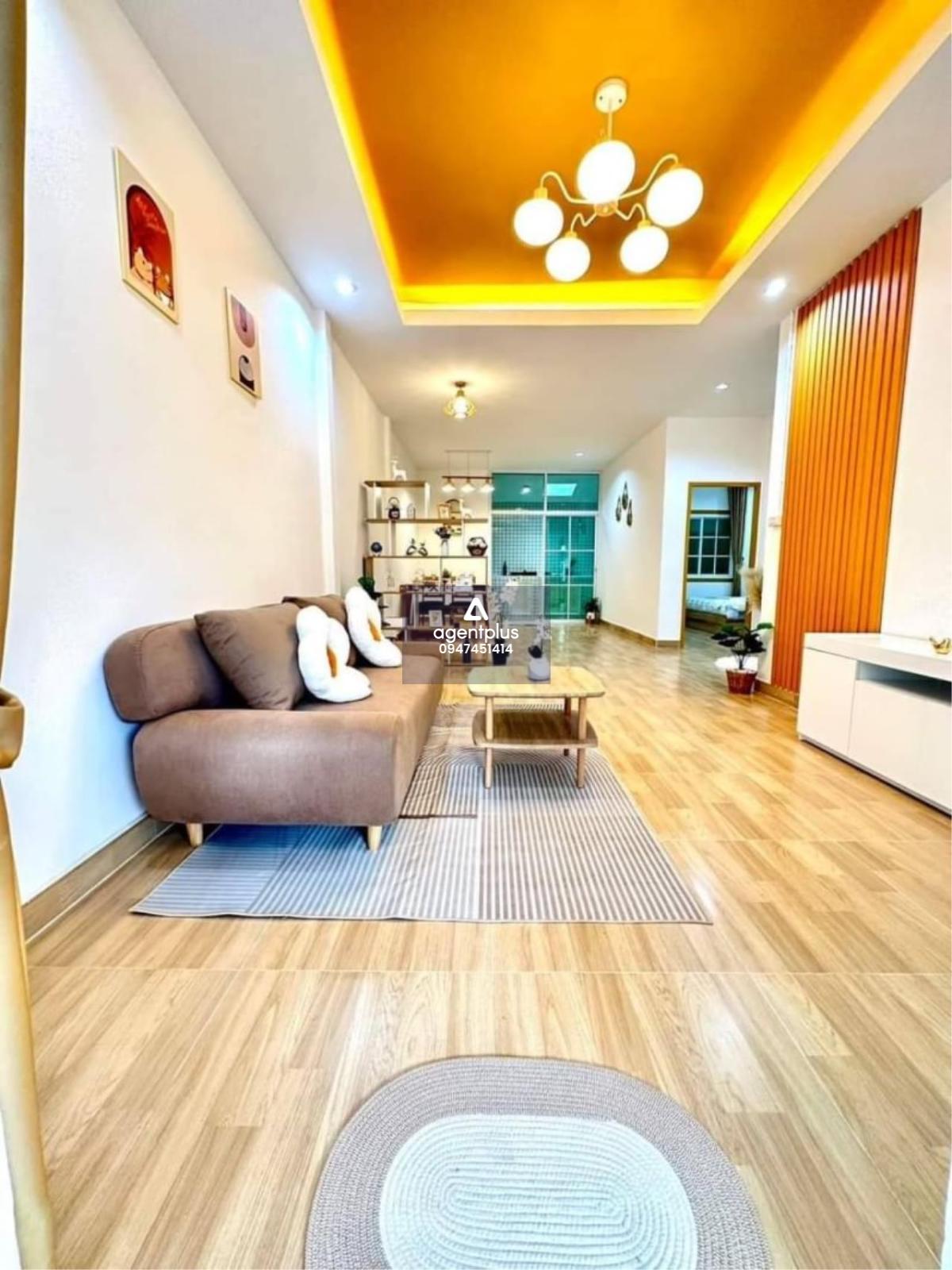 บ้านสไตล์มินิมอล (บ้านในโครงการ) ซอยเนินพลับหวาน พัทยา ชลบุรี