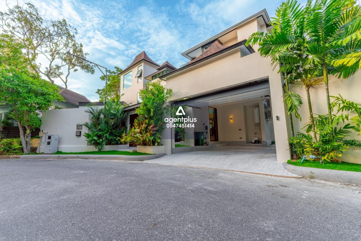 บ้านพูลวิลล่านาคาวารี วิลเลจ นาจอมเทียน สไตล์โมเดิร์น ใกล้หาดนาจอมเทียนพัทยา