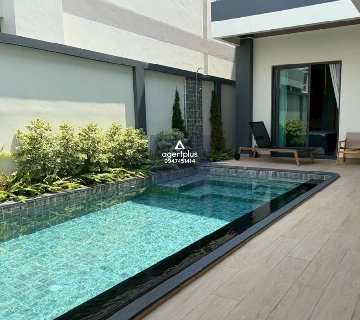 ขายพูลวิลล่าดีไซน์สไตล์โมเดิร์น 2 ชั้น ทุกยูนิตมาพร้อมเฟอร์นิเจอร์ครบครัน รวมถึงโซฟาเบด และสิ่งอำนวยความสะดวกมาตรฐานโรงแรม