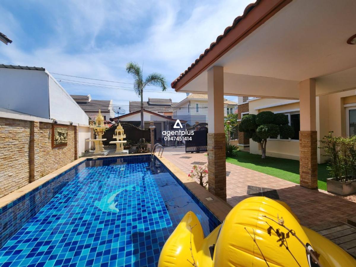  ขาย & ให้เช่า – วิลล่าสระว่ายน้ำ 4 ห้องนอน ใจกลางพัทยาใต้