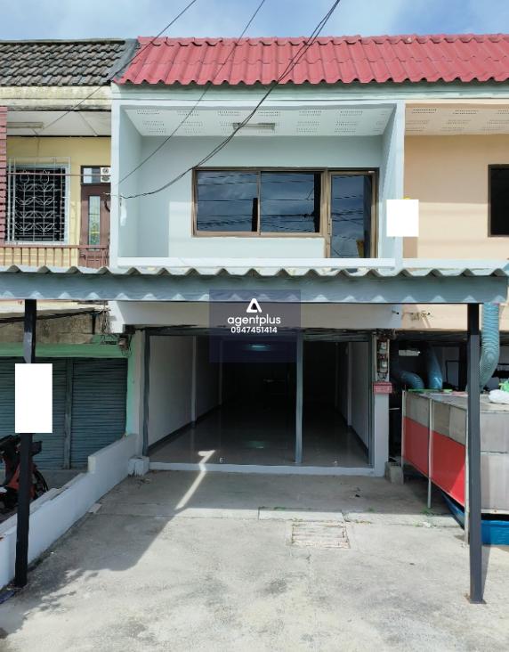 ขายทาวน์เฮ้าส์ 2 ชั้นพร้อมอยู่ หัวมุมปากซอย ริมถนน เคหะ-บ้านใหม่ ไทรน้อย เหมาะทำสำนักงาน ค้าขาย ร้านสะดวกซื้อ หรือทำห้องให้เช่าทำเลดี 3ห้องนอน 2น้ำ ต่อเติมหลังคาหน้าบ้าน ปรับปรุงใหม่ใหม่หมดทั้งหลัง