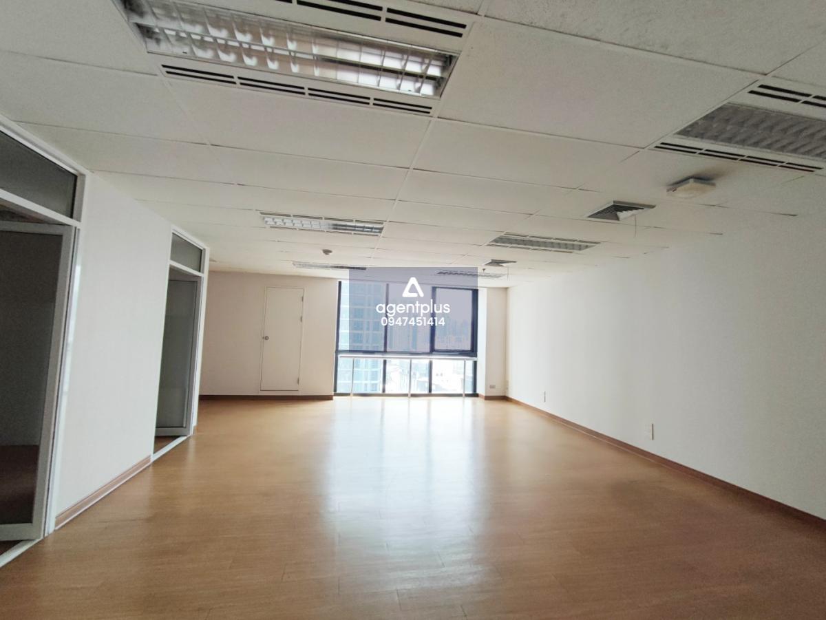 เช่า อาคารสำนักงานมาตรฐาน ใจกลางเมือง ใกล้อนุสาวรีย์ชัยสมรภูมิ 105.5 ตรม.