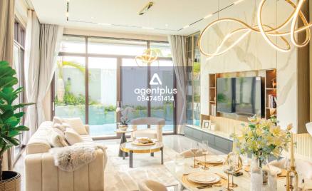 ขายวิลล่าหรู ทรีวิลล่า พัทยา (Three Villa Pattaya) พูลวิลล่าดีไซน์โมเดิร์นสุดหรู พื้นที่กว้างขวาง พร้อมสระว่ายน้ำส่วนตัว ทำเลเงียบสงบ ใกล้ใจกลางพัทยา เหมาะสำหรับพักอาศัยหรือทำบ้านพักตากอากาศ