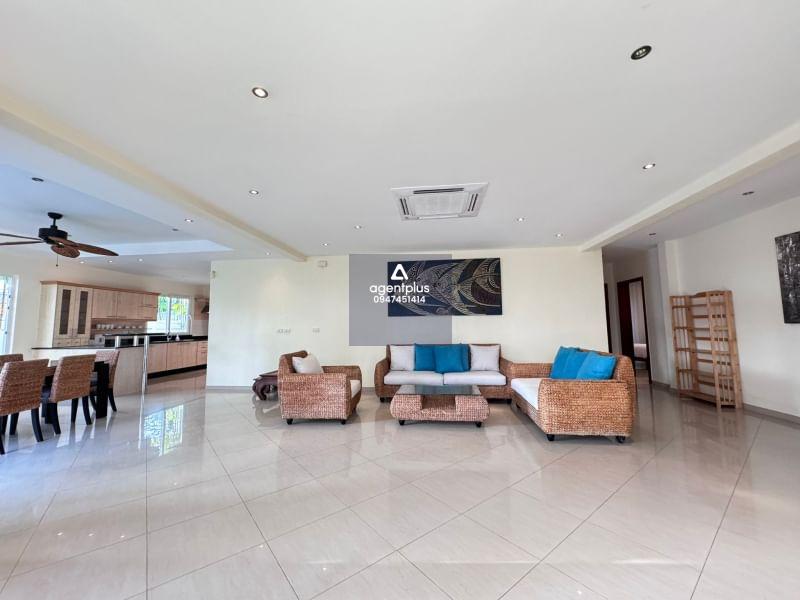 เช่า บ้านพูลวิลล่าสวยในโครงการ ทำเลทอง Siam Royal View Pattaya