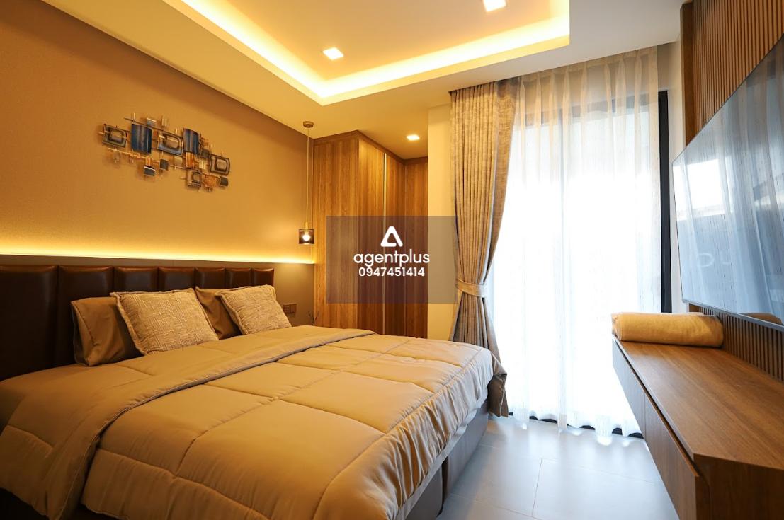 คอนโดหรูใกล้ทะเล – Living Space ระดับ Premium ยูนิตขนาดกลางแบบ 2 ห้องนอน