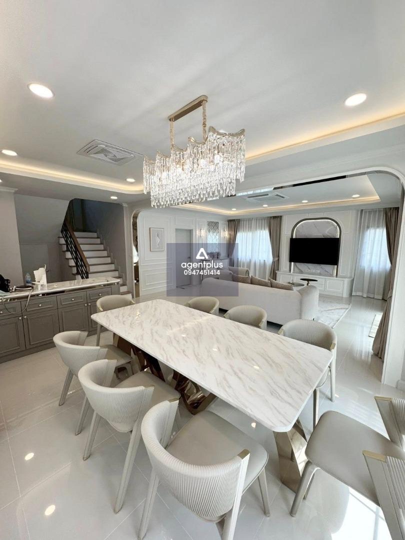 ปล่อยเช่าบ้านใหม่ ไม่เคยเข้าอยู่ บิ้วอินครบทุกฟังก์ชั่น อยู่ใกล้สวน ยินดีรับต่างชาติ เซนโทร บางนา เฟส 2 กรุงเทพฯ