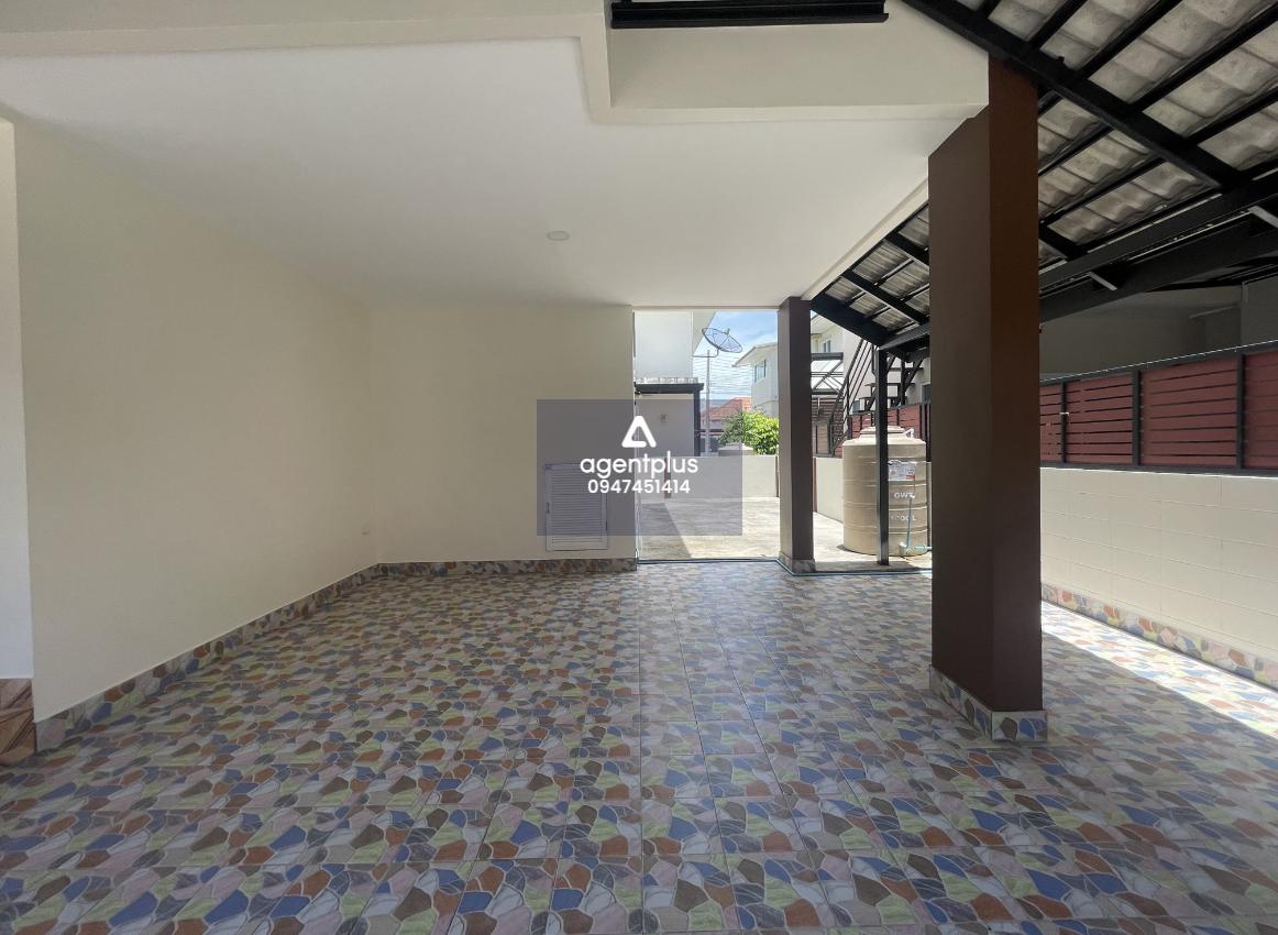 ขายบ้านเดี่ยว 2 ชั้น ทำเลทอง ใกล้นิคมแหลมฉบัง เดินทางสะดวก เหมาะอยู่อาศัยหรือปล่อยเช่า บ้านขนาดกำลังดี บรรยากาศเงียบสงบ เป็นส่วนตัว ใจกลางย่านชุมชนศรีราชา