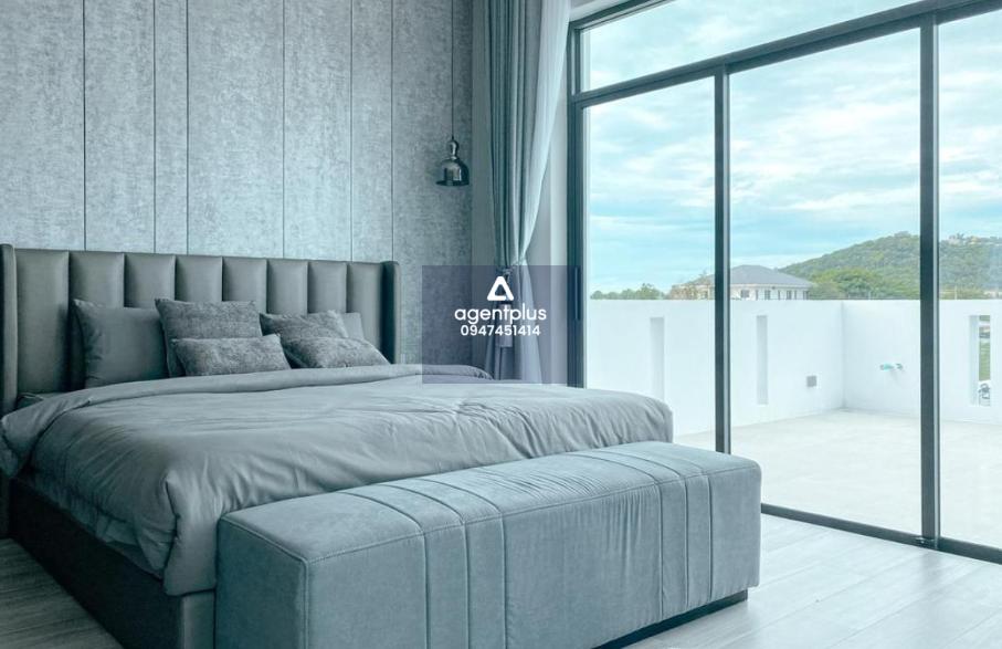 พูลวิลล่าหรู 4 ห้องนอน ที่ห้วยใหญ่ พัทยา พร้อมเฟอร์นิเจอร์ใหม่เอี่ยม ตกแต่งอย่างลงตัวสไตล์โมเดิร์น