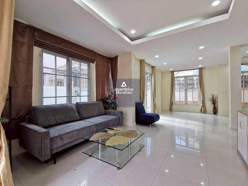 *ให้เช่าบ้านเดี่ยว 2 ชั้น​ ในหมู่บ้านฟ้าริมหาด​ จอมเทียนสาย 2 พัทยา เดินเพียง 10-15 นาทีก็ถึงทะเล