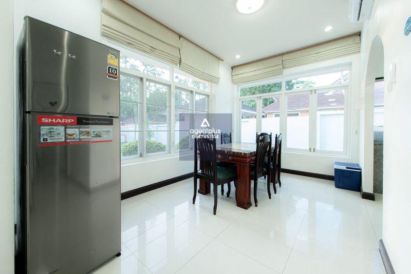 *ให้เช่าบ้านพูลวิลล่า ใกล้โรงเรียน ห่างจากหาดกระทิงลายเพียง 10 นาที ชลบุรี