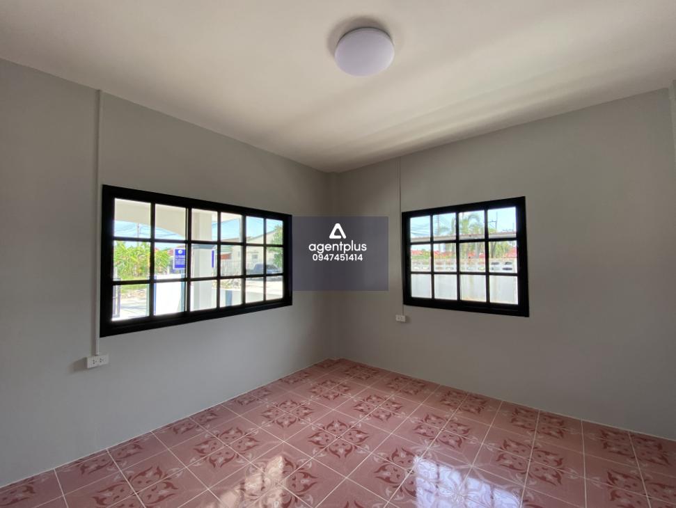 บ้านเดี่ยวชั้นเดียว ทำเลดี โครงการอยู่ในแหล่งชุมชน การคมนาคมสะดวก สาธารณูปโภคพร้อม ปรับปรุงแล้วพร้อมอยู่ โครงการหาดน้ำริน 3