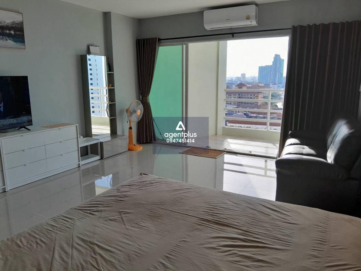 ห้ามพลาด คอนโดสวย ห้องใหญ่ พร้อมอยู่ เดินลงทะเลเพียง5นาที 