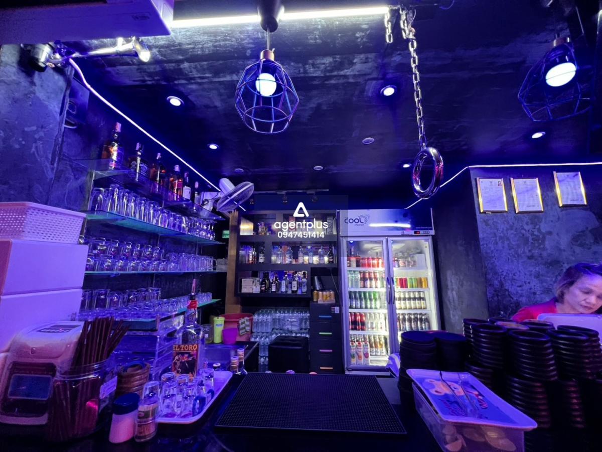 #บาร์ 4 ชั้นทำเลทองซอย 6 เซ้งด่วน พร้อมดำเนินกิจการทันที! 