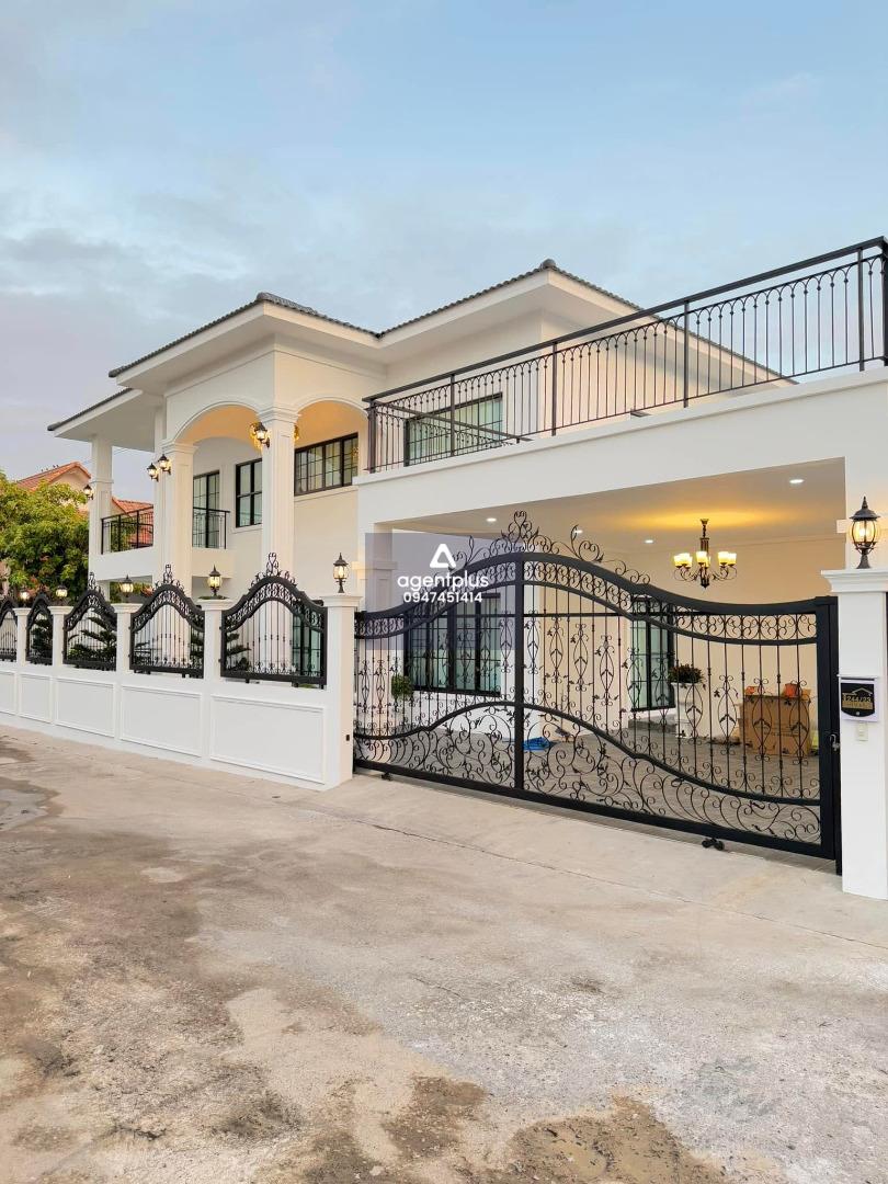 ขายบ้านเดี่ยวพูลวิลล่า 2 ชั้น บ้านพร้อมเข้าอยู่เฟอร์นิเจอร์บิ้วอินทั้งหลัง(บ้านในโครงการ)