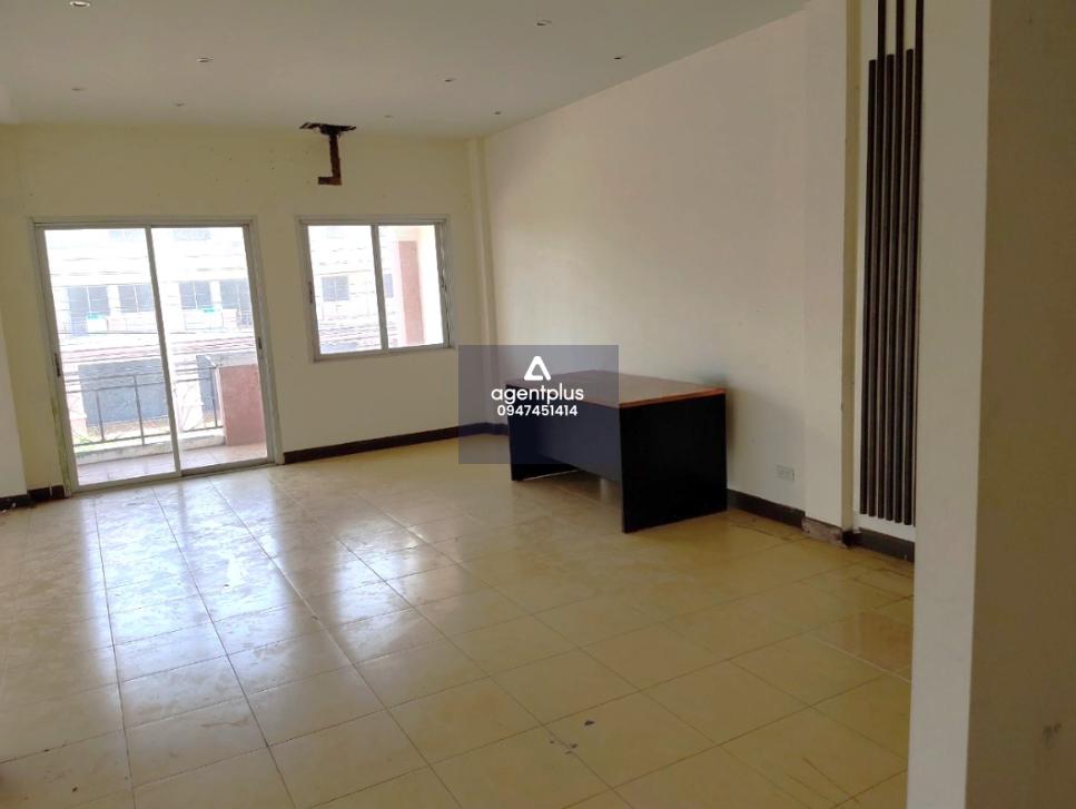 อาคารพาณิชย์ 3 ชั้น 2 คูหา หมู่บ้านพนาสนธิ์ปาร์ควิลล์ 3 ทำเลดี โครงการติดถนนสายหลักเทพกระษัตรี การเดินทางเข้า-ออกสะดวก อยู่ในแหล่งชุมชน สาธารณูปโภคครบ