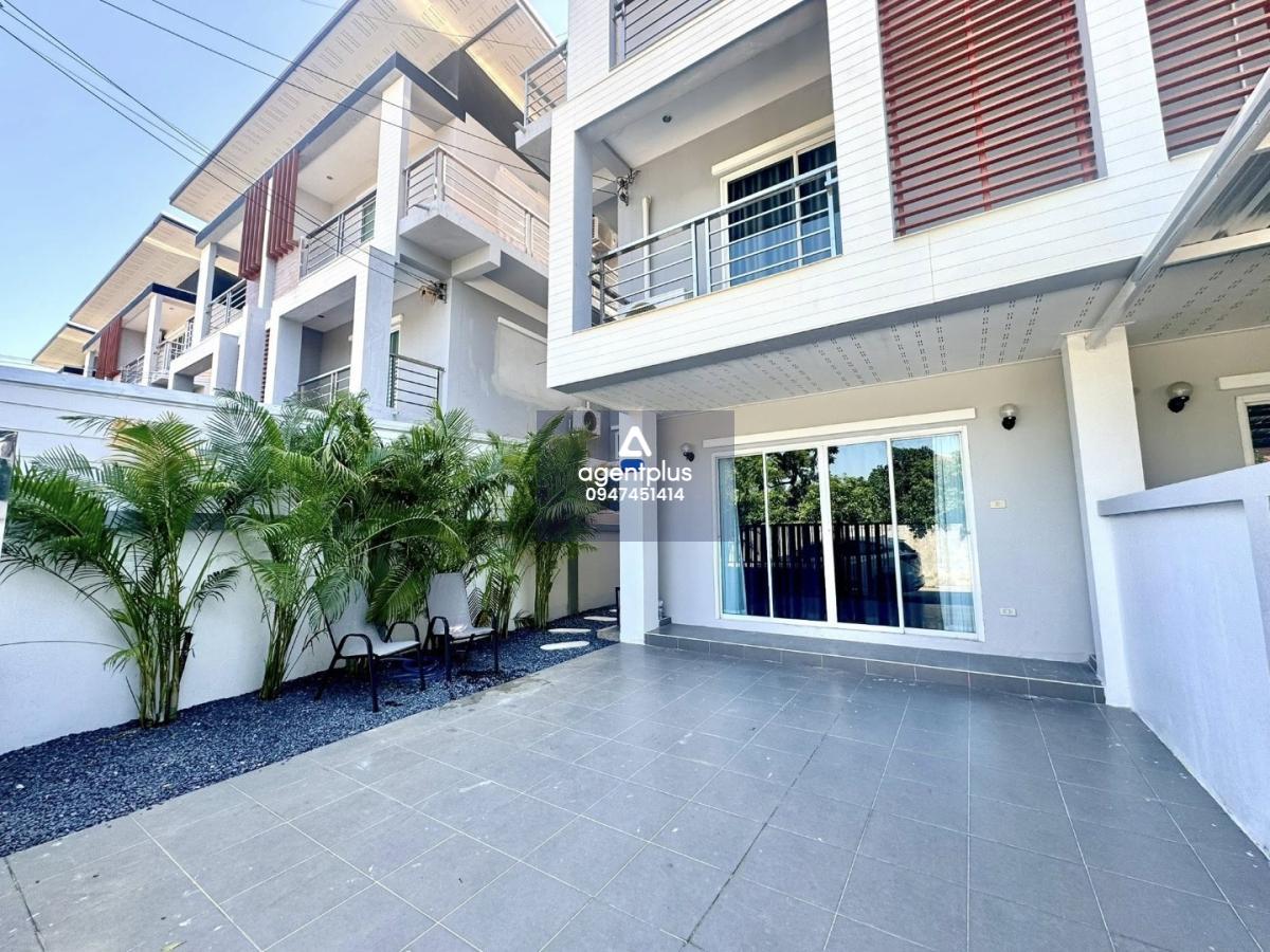 *ให้เช่าทาวน์โฮม 3 ชั้น ทำเลดี เขาน้อยใกล้เดอะชิลด์ บ้านตรงปกพร้อมเข้าอยู่ พัทยา