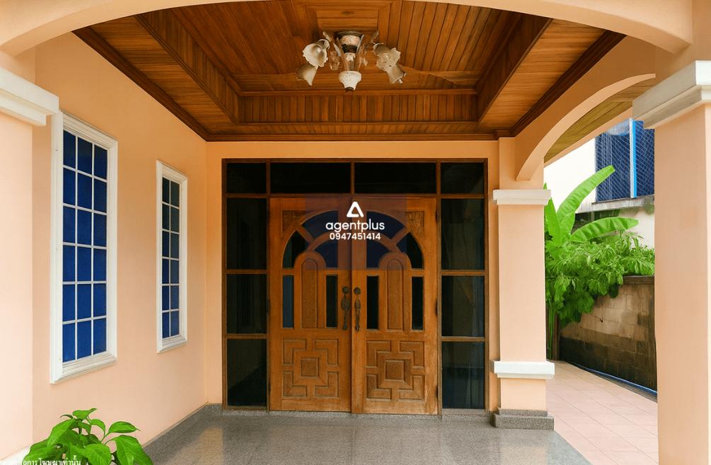 บ้านเดี่ยว 2 ชั้น ห่างจากถนนสายอ่าวอุดม-ปากร่วม ประมาณ 100 เมตร ทำเลแหล่งชุมชน สาธารณูปโภคพร้อม การคมนาคมสะดวก