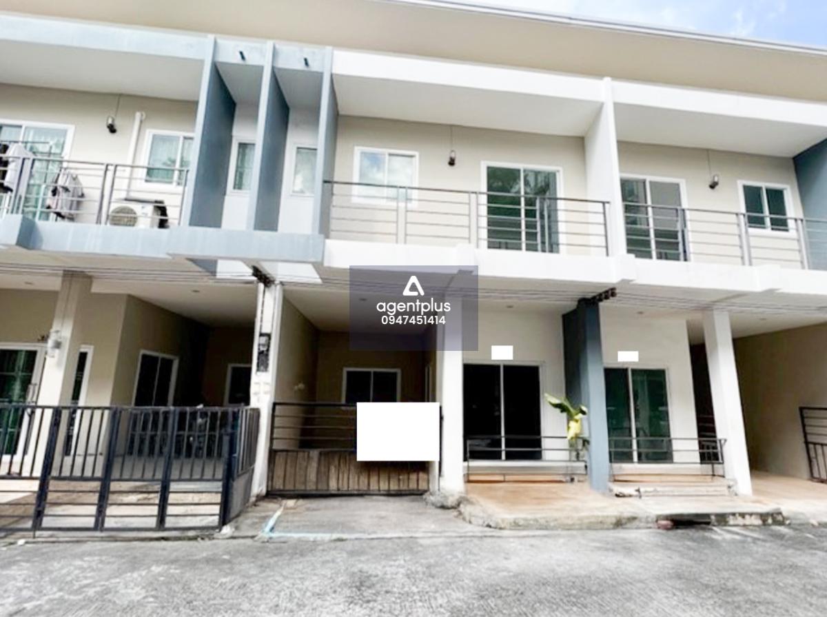 ขายด่วนทาวน์โฮม 2 ชั้น 1 คูหา เจริญ หาดใหญ่ — ทำเลดี ราคาดี