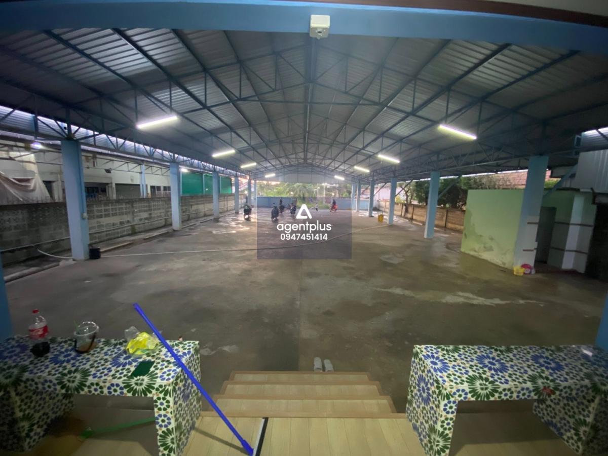 โกดังว่างให้เช่า ติดถนนใหญ่ เพชรเกษมขาออก นครปฐม