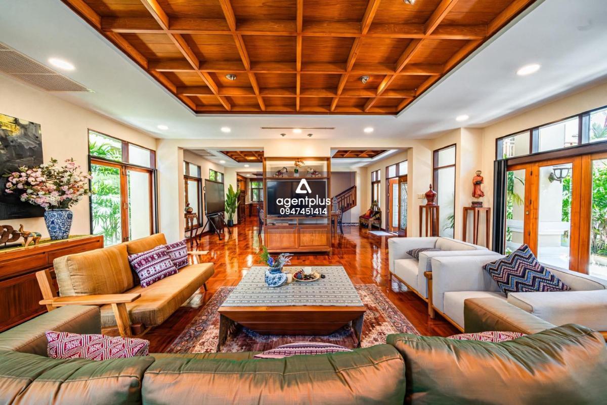 บ้านหรูทำเลทอง “View Talay Marina” – นาจอมเทียน