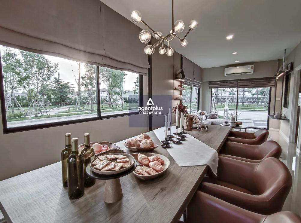 ขายด่วนบ้านแฝด 2 ชั้น เสนา วิลเลจ รามอินทรา กม.9 โครงการคุณภาพจากเสนา ดีเวลลอปเม้นท์ บ้านดีไซน์โมเดิร์น ฟังก์ชันครบ เหมาะสำหรับครอบครัวยุคใหม่