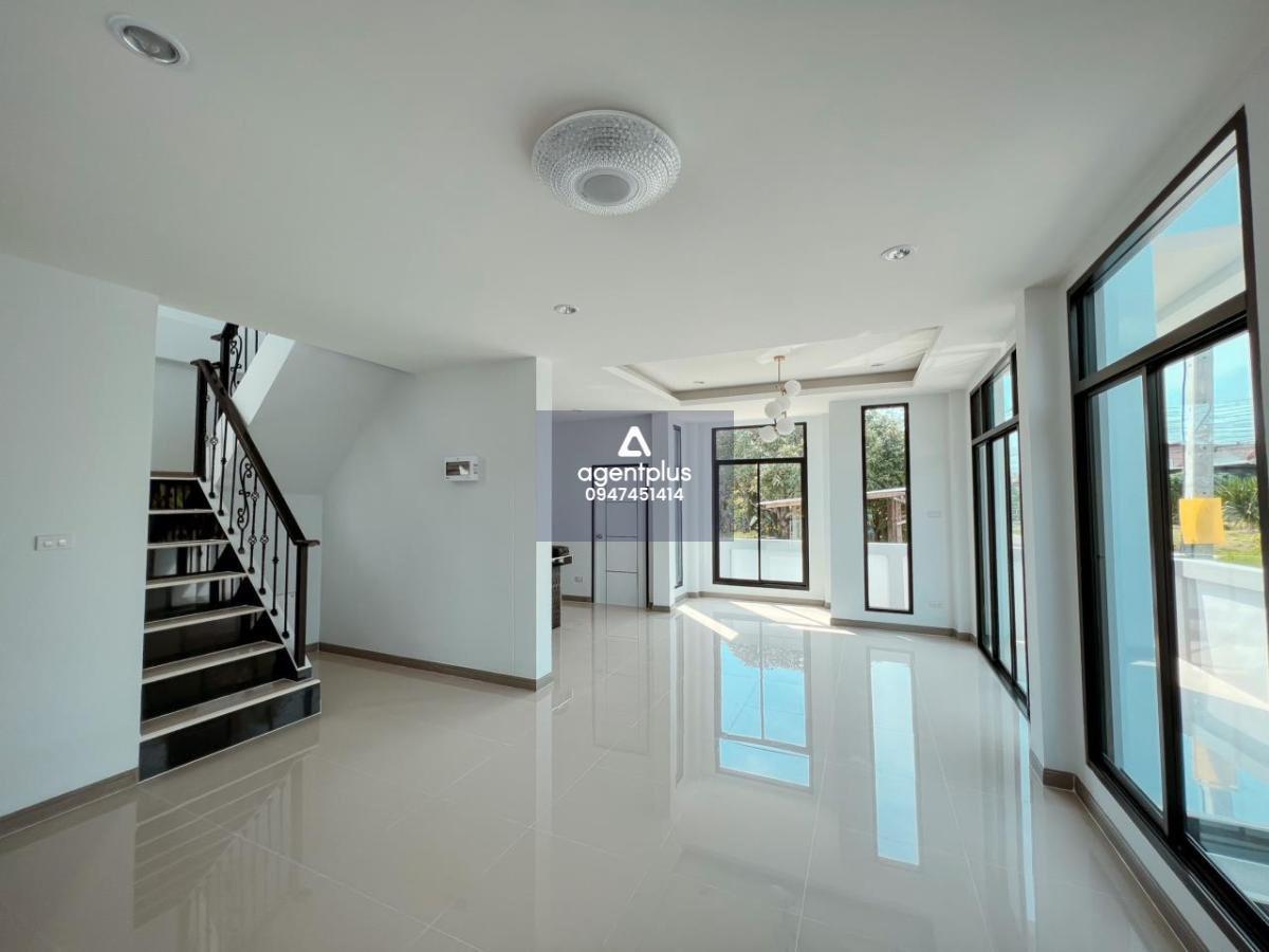 ขายบ้านสร้างใหม่สไตล์โมเดิร์น  4ห้องนอน 4ห้องน้ำ ราคาพิเศษ ห้วยใหญ่ พัทยา