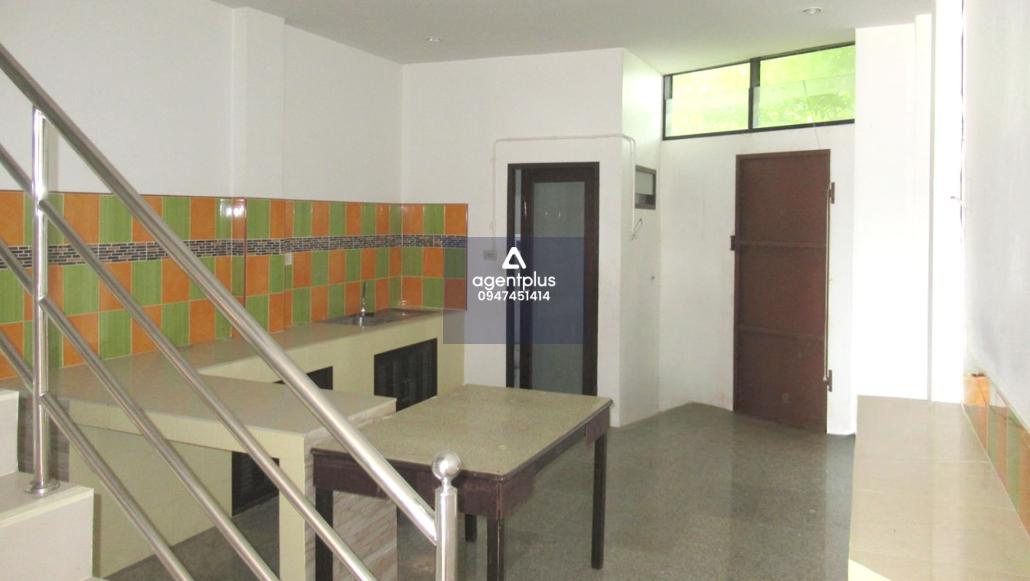 อาคารพาณิชย์ 3 ชั้น เมืองตรัง ทำเลดี ล้อมรอบด้านเป็นย่านชุมชนอยู่อาศัยและพาณิชยกรรม เหมาะสำหรับทำการค้า ลงทุน หรืออยู่อาศัย