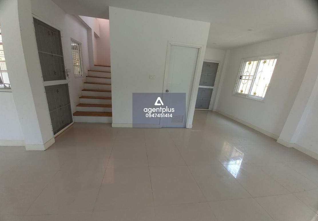 ขายบ้านแฝด 2 ชั้น โครงการร่มรื่นกรีนพาร์ค วังน้อย ปรับปรุงใหม่ ใกล้แหล่งชุมชน การคมนาคมสะดวก สาธารณูปโภคครบ