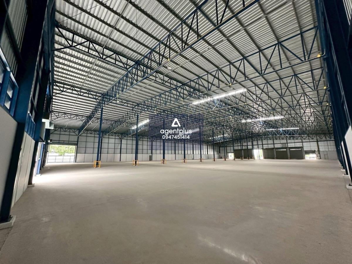 *ให้เช่าโกดัง พร้อมออฟฟิศ ใกล้ท่าเรือแหลมฉบัง ศรีราชา ชลบุรี