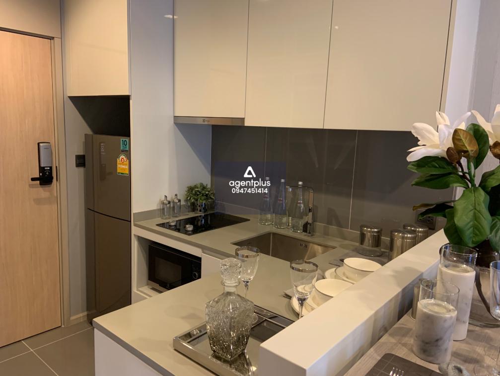 เอ็ม ทองหล่อ เท็น (M Thonglor 10) คอนโดมิเนียมสูงสไตล์โมเดิร์น ซอยเอกมัย 12